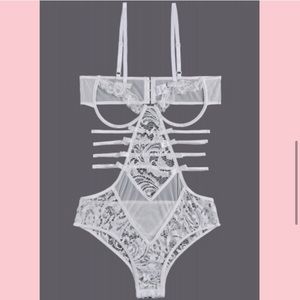 White Strappy Open Cups Teddy with Bowknots